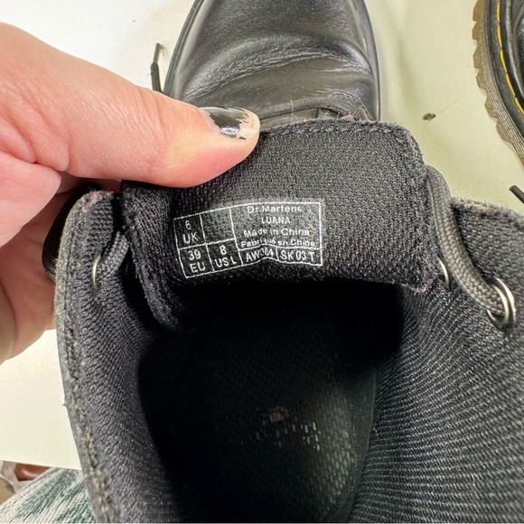 Dr. Martens Women’s Luana Black Leather Lace Up Boots Size 8 - Picture 8 of 8